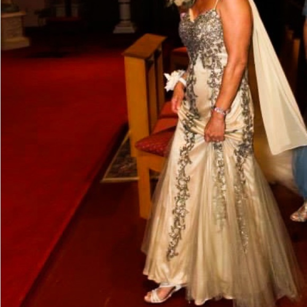 Cream/Gold Dave & Johnny Prom Evening Dress size 7/8